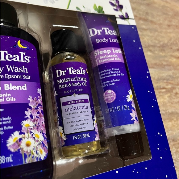 NIB Dr Teal’s sleep bath 5-piece bath and body with megaton and essential oils - Picture 6 of 13